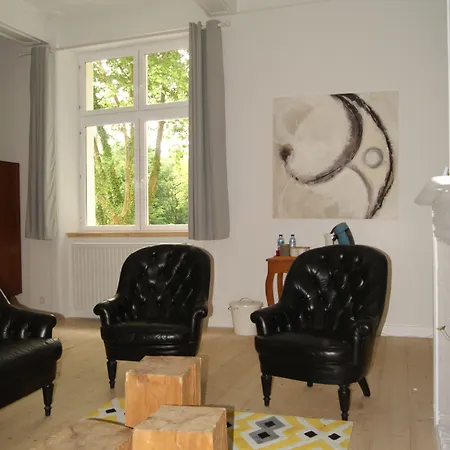 Couette-café Chateau Saint Martin 3*