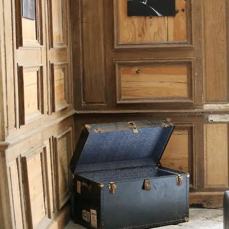 Oda ve Kahvaltı Chateau Saint Martin Pouillon