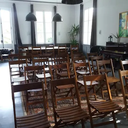 Chateau Saint Martin Couette-café Pouillon