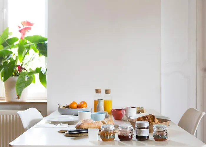 Couette-café Chateau Saint Martin