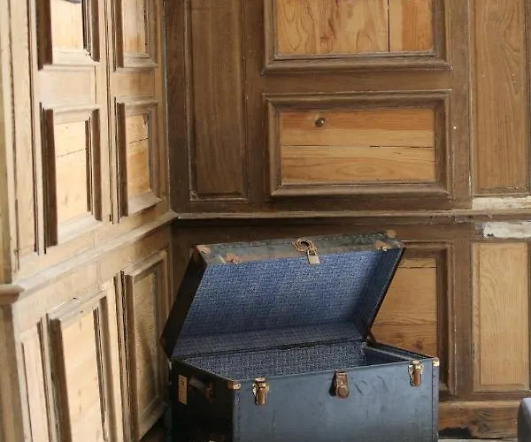 Couette-café Chateau Saint Martin Pouillon